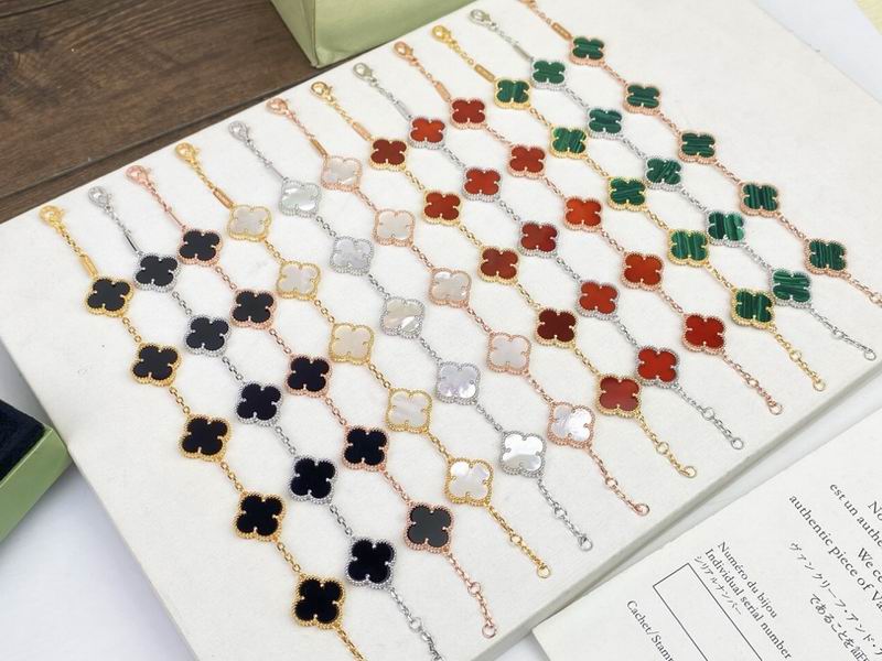 Van Cleef & Arpels bracelet 10yxq01 (1)