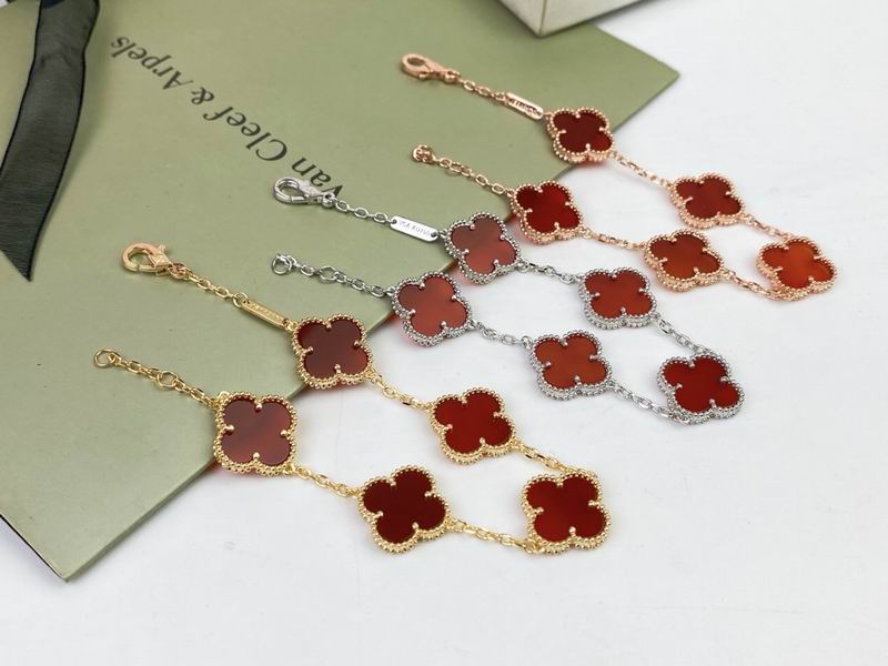 Van Cleef & Arpels bracelet 10yxq01 (7)