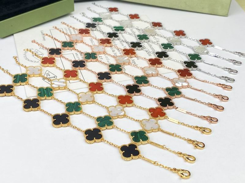 Van Cleef & Arpels bracelet 10yxq01 (8)