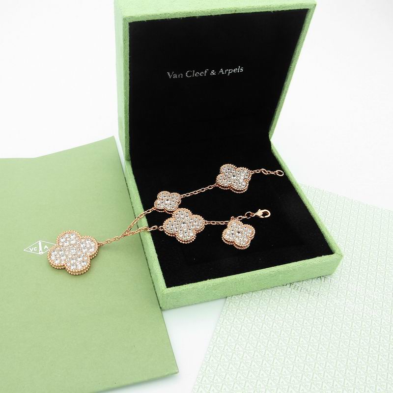 Van Cleef & Arpels bracelet 10yxq02 (8)
