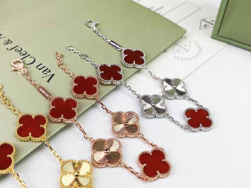 Van Cleef & Arpels bracelet 10yxq03 (2)