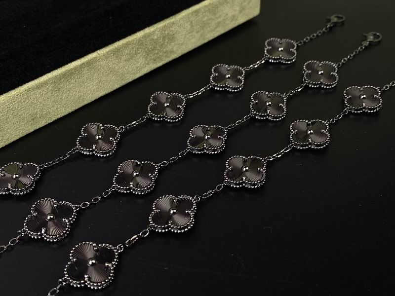 Van Cleef & Arpels bracelet 10yxq04 (1)