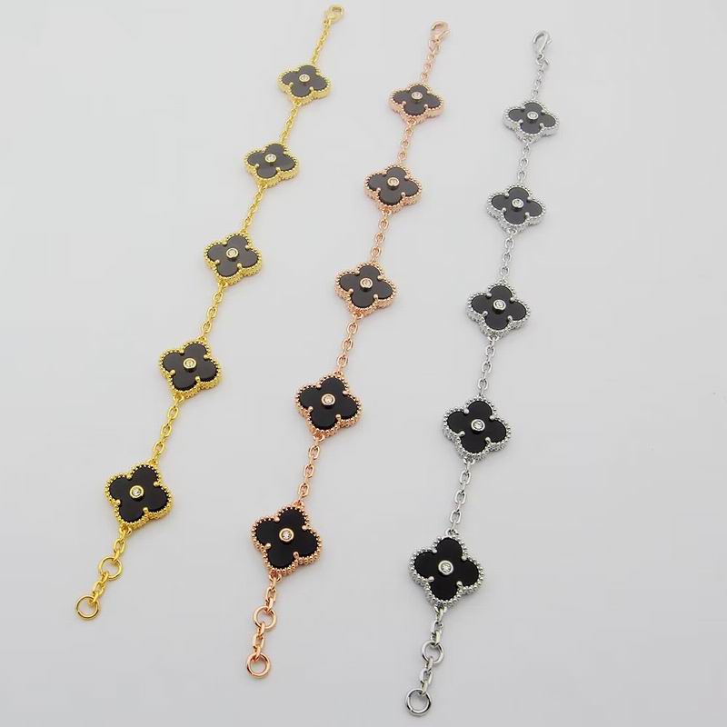 Van Cleef & Arpels bracelet 10yxq05 (6)