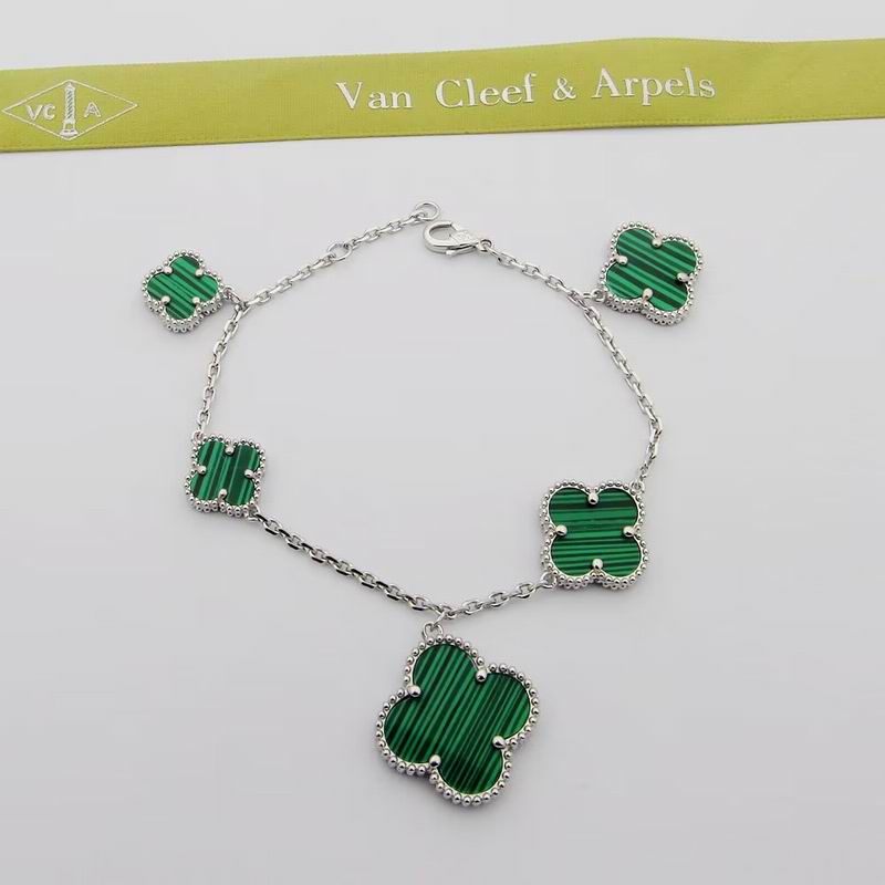 Van Cleef & Arpels bracelet 11yxq02 (2)