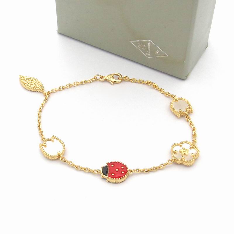 Van Cleef & Arpels bracelet 11yxq03 (4)