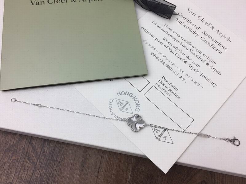 Van Cleef & Arpels bracelet 11yxq04 (2)