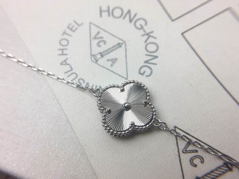 Van Cleef & Arpels bracelet 11yxq04 (3)