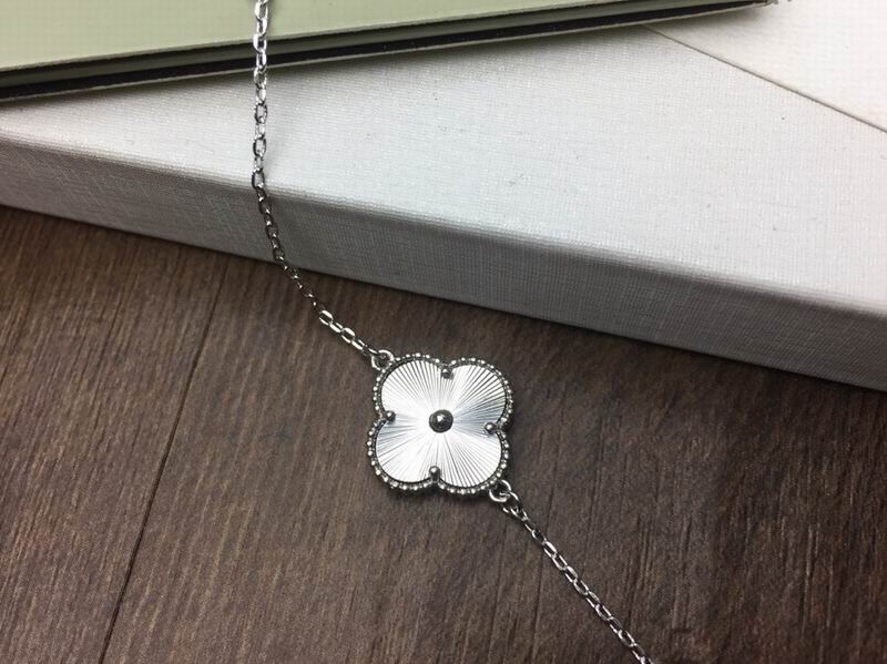 Van Cleef & Arpels bracelet 11yxq04 (4)