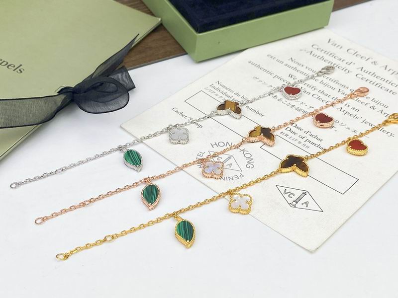 Van Cleef & Arpels bracelet 11yxq05 (9)