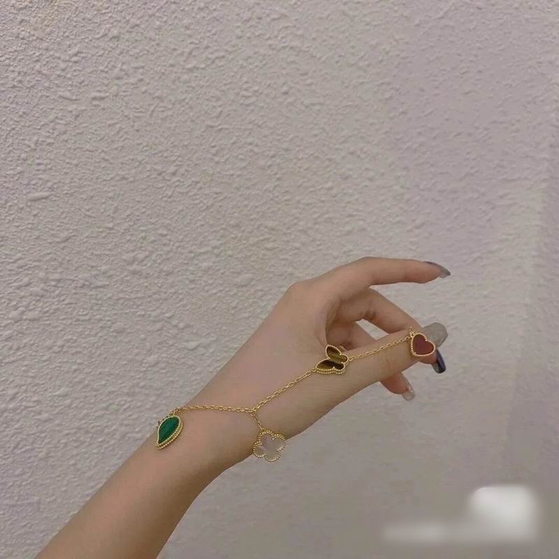 Van Cleef & Arpels bracelet 11yxq06 (2)