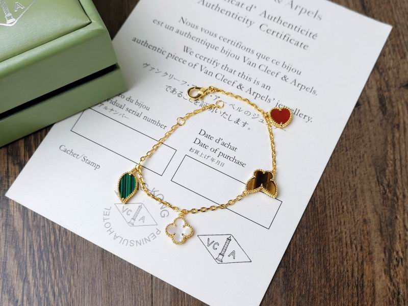 Van Cleef & Arpels bracelet 11yxq06 (5)