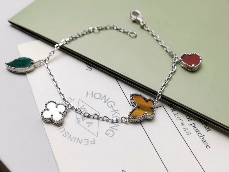 Van Cleef & Arpels bracelet 11yxq06 (8)