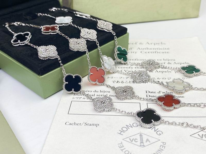 Van Cleef & Arpels bracelet 11yxq07 (2)