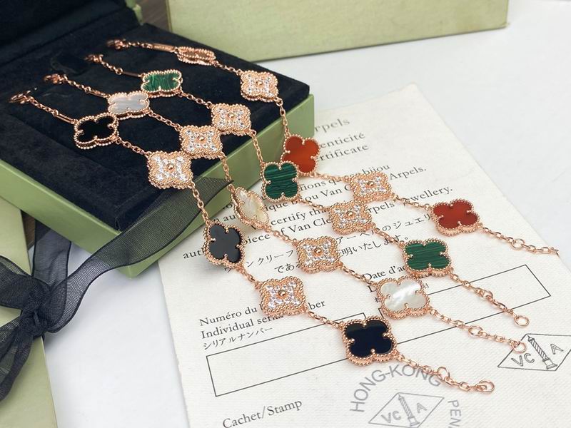 Van Cleef & Arpels bracelet 11yxq07 (3)