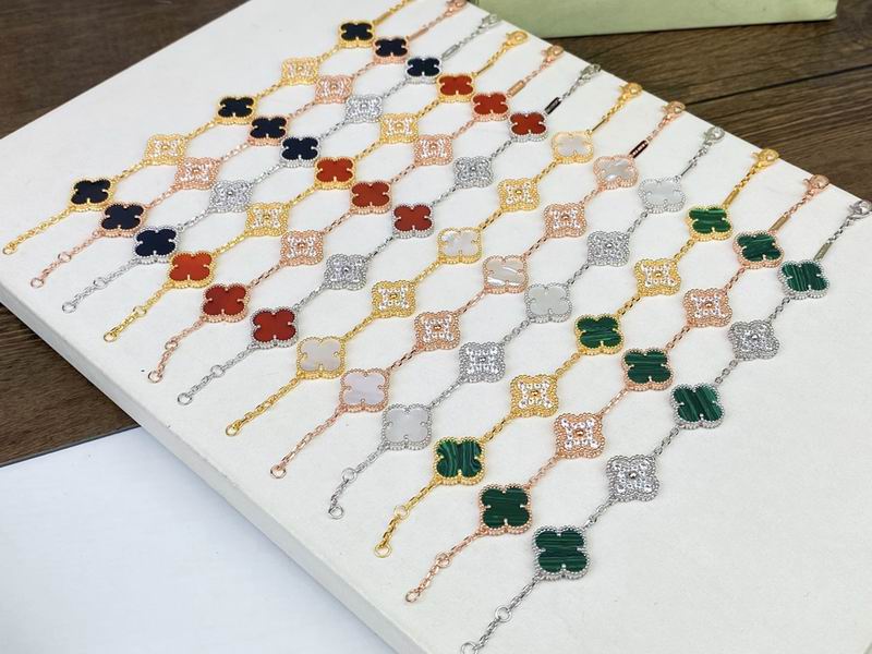 Van Cleef & Arpels bracelet 11yxq07 (4)