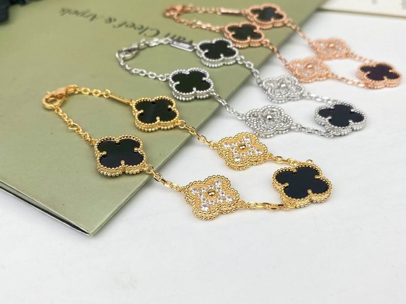 Van Cleef & Arpels bracelet 11yxq07 (6)