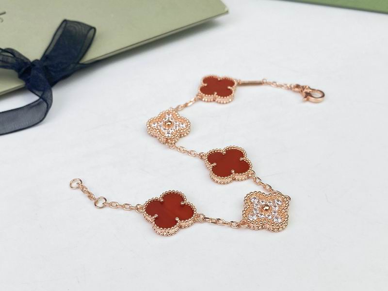 Van Cleef & Arpels bracelet 11yxq07 (7)