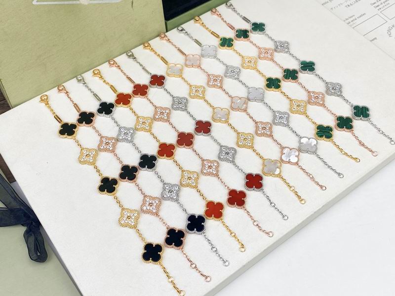 Van Cleef & Arpels bracelet 11yxq07 (9)