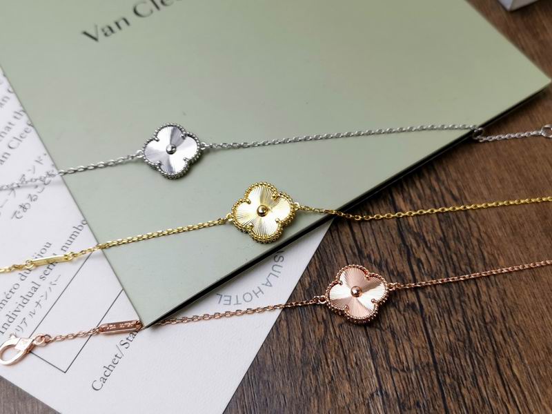 Van Cleef & Arpels bracelet 11yxq08 (7)