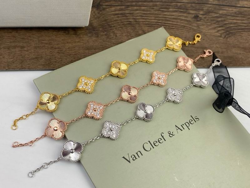 Van Cleef & Arpels bracelet 11yxq10 (2)