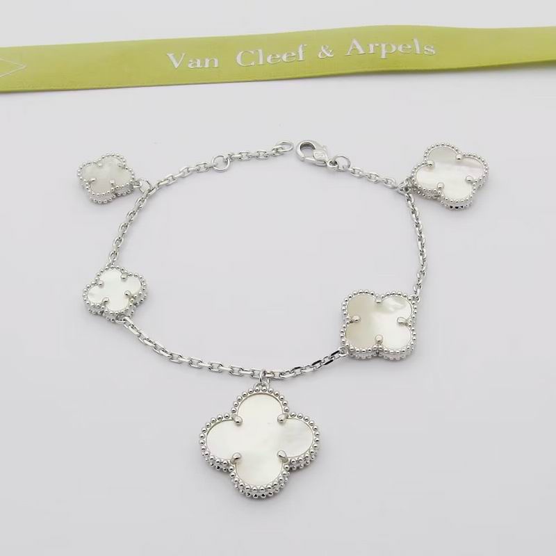 Van Cleef & Arpels bracelet 11yxq13 (4)