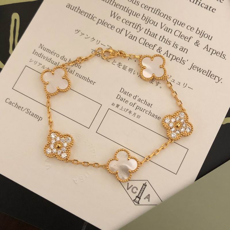 Van Cleef & Arpels bracelet 11yxq14 (4)