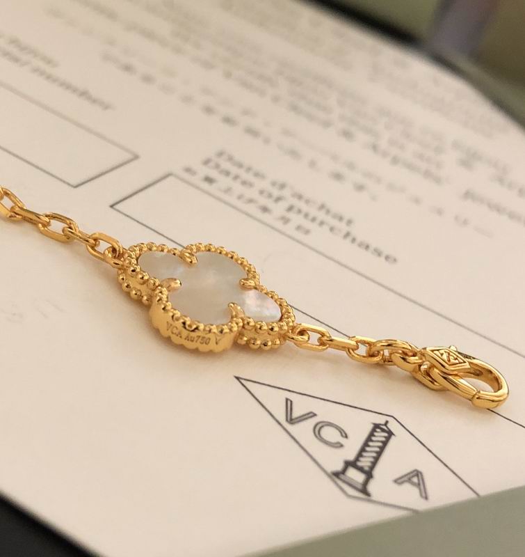 Van Cleef & Arpels bracelet 11yxq14 (5)