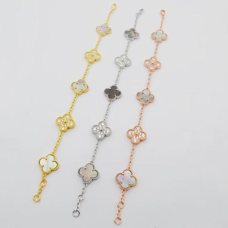 Van Cleef & Arpels bracelet 11yxq15 (7)