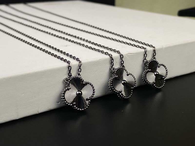 Van Cleef & Arpels bracelet 12yxq04 (1)