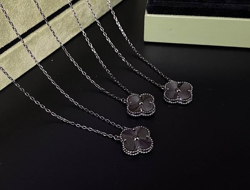 Van Cleef & Arpels bracelet 12yxq04 (2)