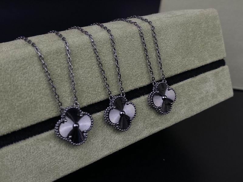 Van Cleef & Arpels bracelet 12yxq04 (5)