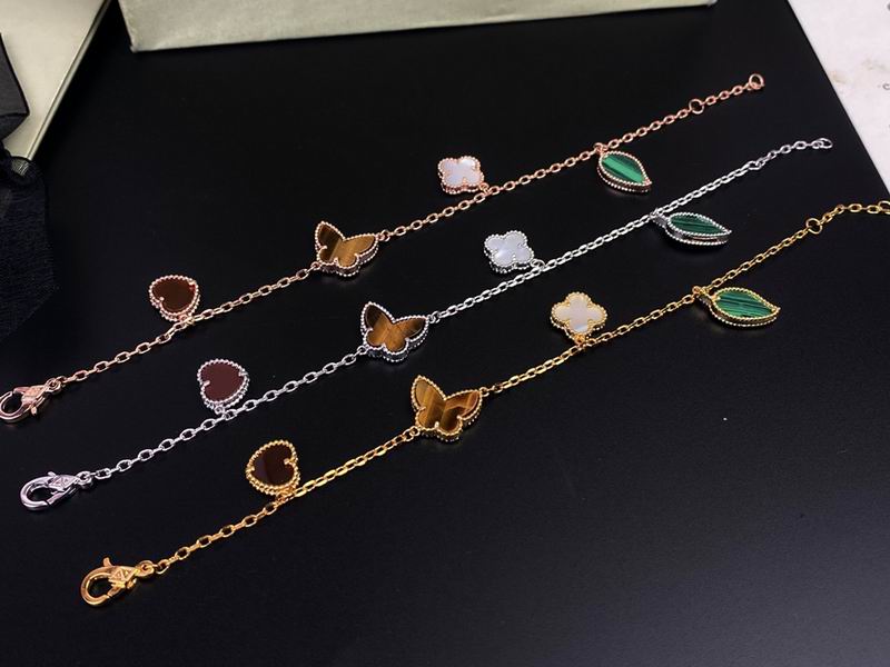 Van Cleef & Arpels bracelet 12yxq05 (8)