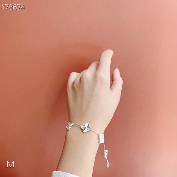 Van Cleef & Arpels bracelet 12yxq07 (2)