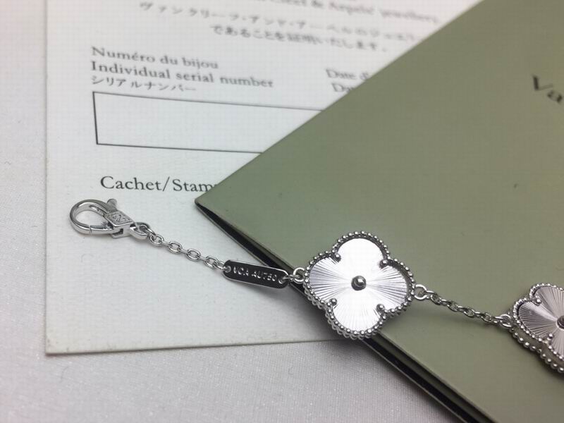 Van Cleef & Arpels bracelet 12yxq07 (4)