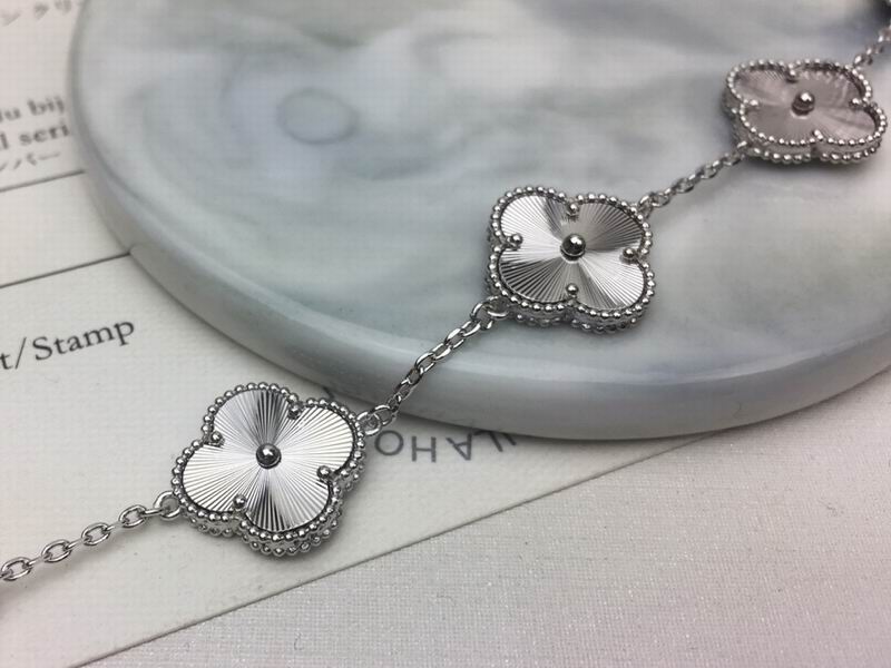 Van Cleef & Arpels bracelet 12yxq07 (7)