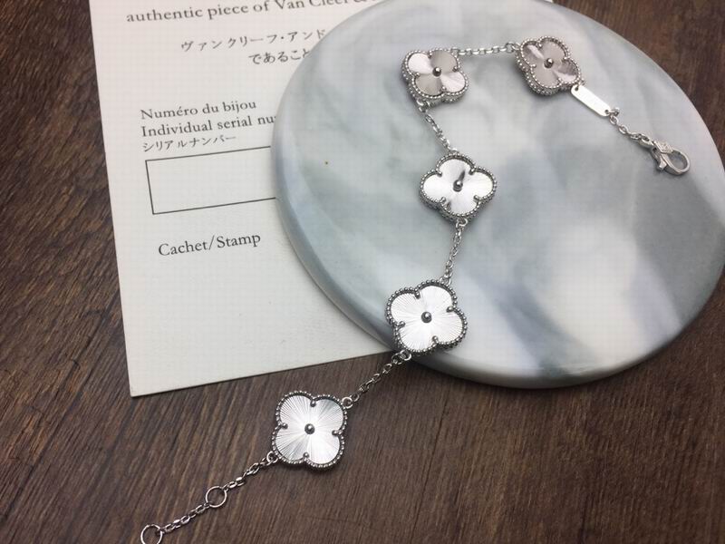 Van Cleef & Arpels bracelet 12yxq07 (9)