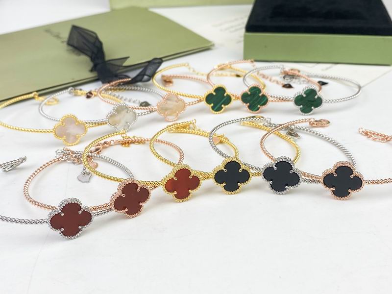 Van Cleef & Arpels bracelet 12yxq08 (6)