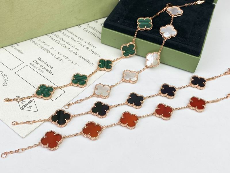 Van Cleef & Arpels bracelet 12yxq13 (2)