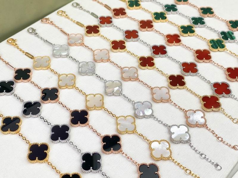 Van Cleef & Arpels bracelet 12yxq13 (7)