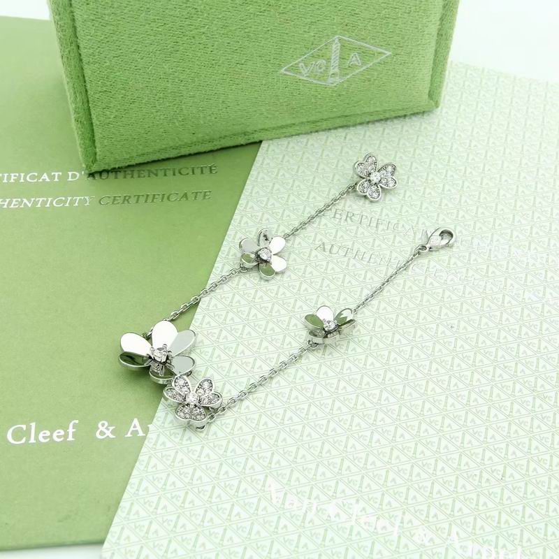 Van Cleef & Arpels bracelet 12yxq17 (4)