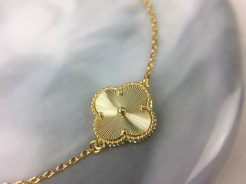 Van Cleef & Arpels bracelet 12yxq19 (4)