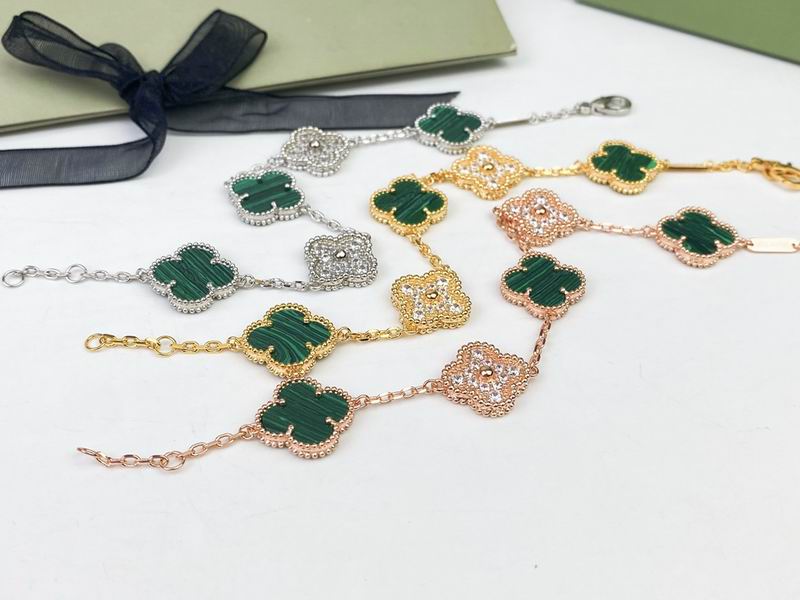 Van Cleef & Arpels bracelet 12yxq21 (3)