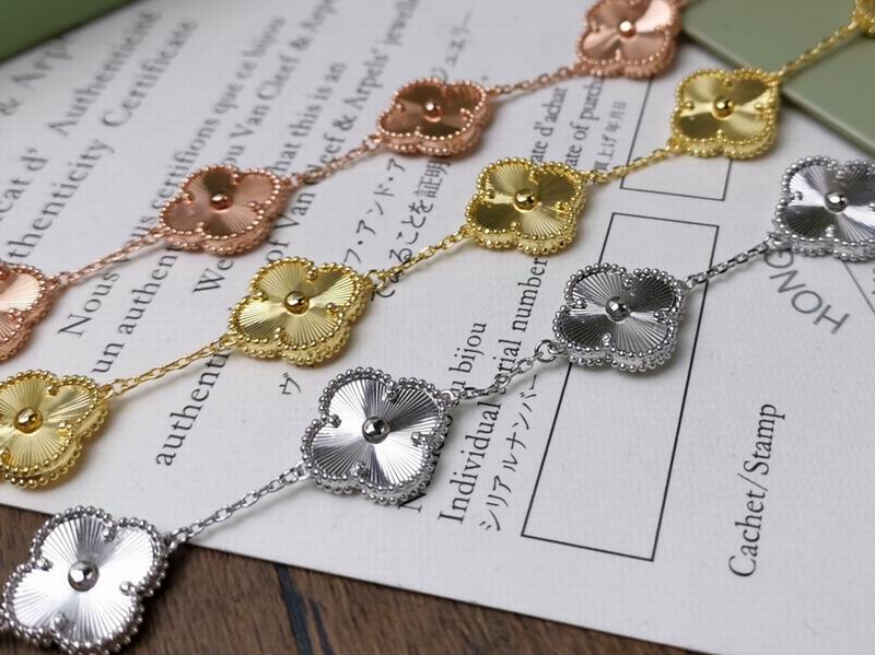 Van Cleef & Arpels bracelet 12yxq22 (2)