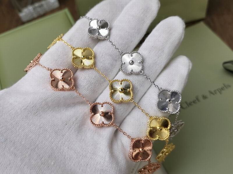 Van Cleef & Arpels bracelet 12yxq22 (6)