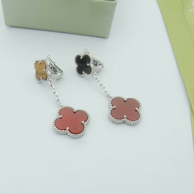 Van Cleef & Arpels earring 09yxq03 (3)