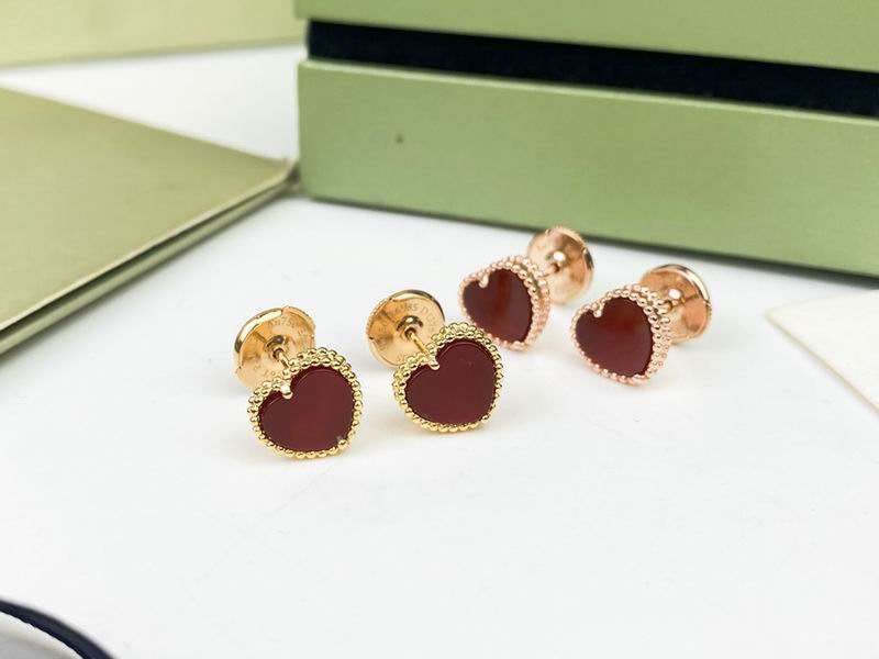 Van Cleef & Arpels earring 10yxq01 (1)