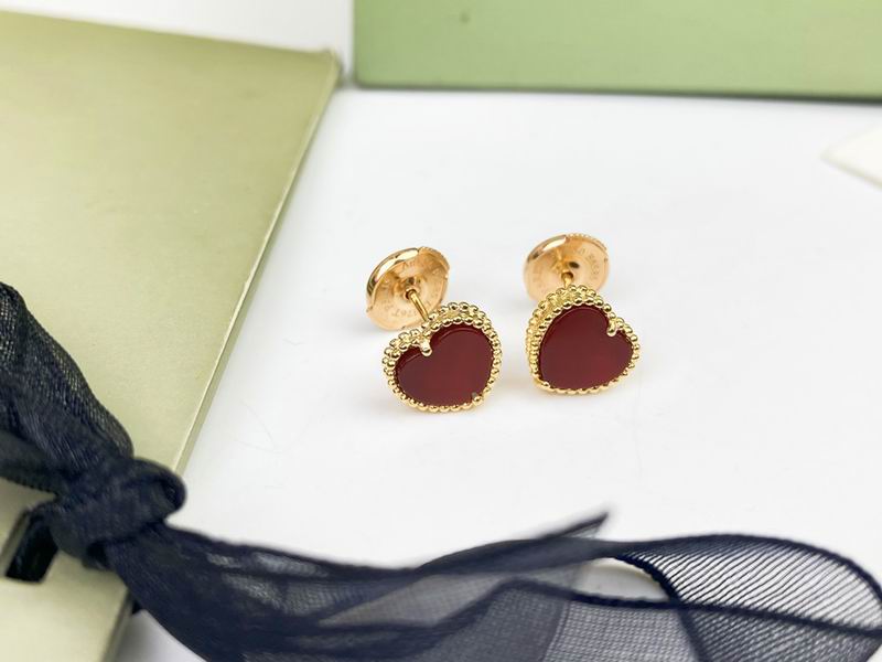 Van Cleef & Arpels earring 10yxq01 (2)