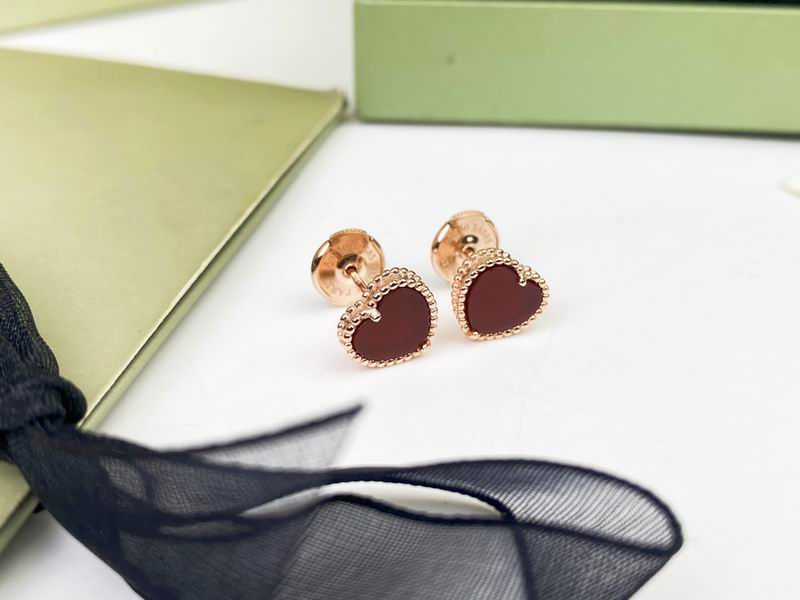 Van Cleef & Arpels earring 10yxq01 (3)