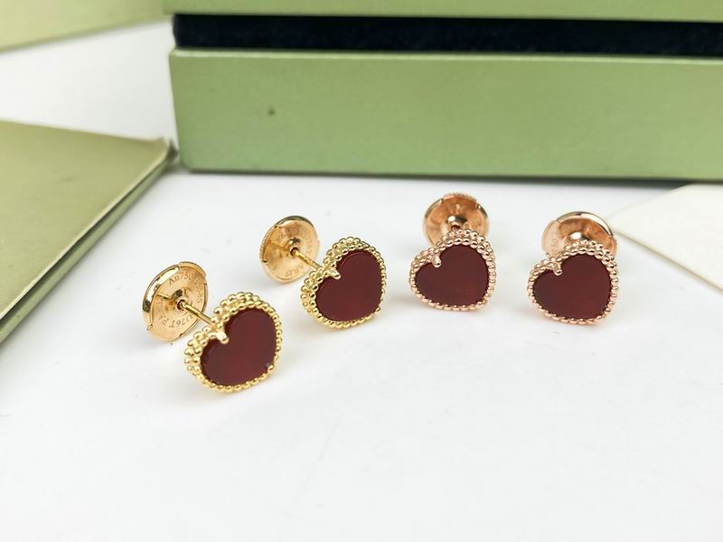 Van Cleef & Arpels earring 10yxq01 (4)