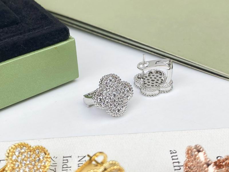 Van Cleef & Arpels earring 10yxq03 (6)